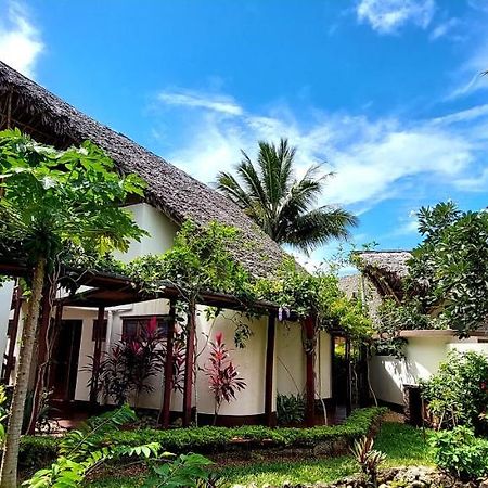 Kena Beach Hotel 마템웨 외부 사진