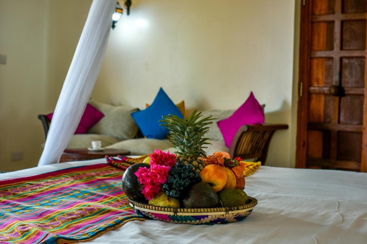 Kena Beach Hotel 마템웨 외부 사진