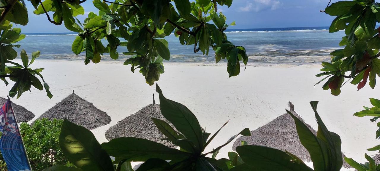 Kena Beach Hotel 마템웨 외부 사진