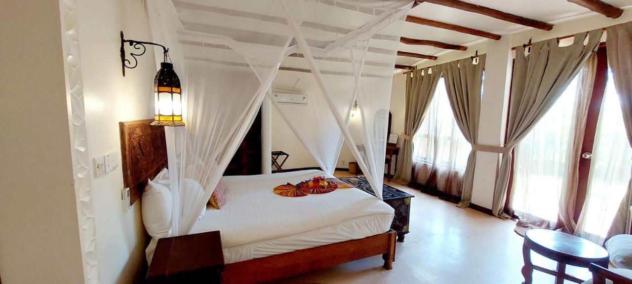 Kena Beach Hotel 마템웨 외부 사진