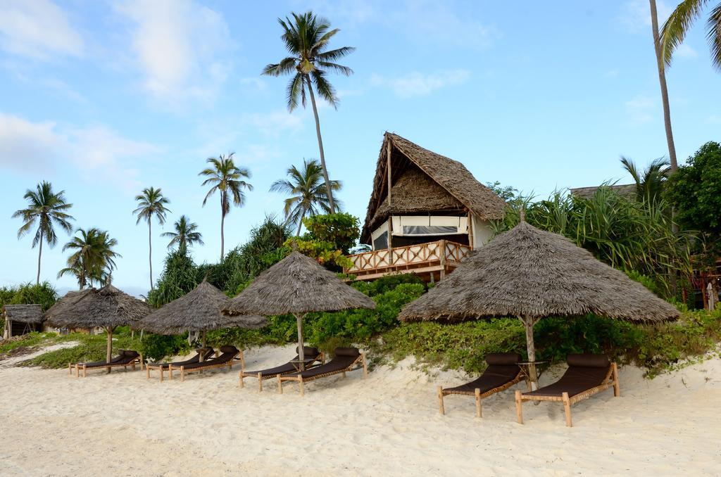 Kena Beach Hotel 마템웨 외부 사진