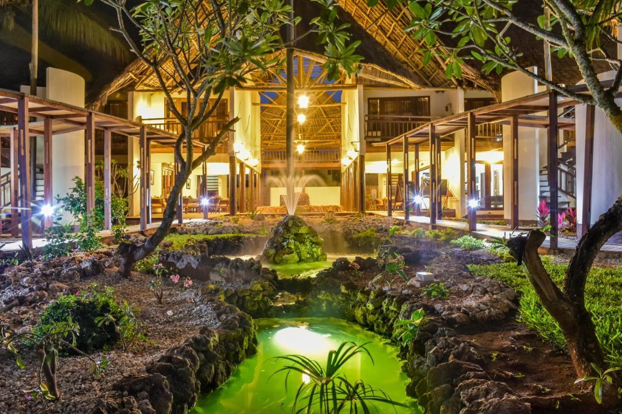 Kena Beach Hotel 마템웨 외부 사진