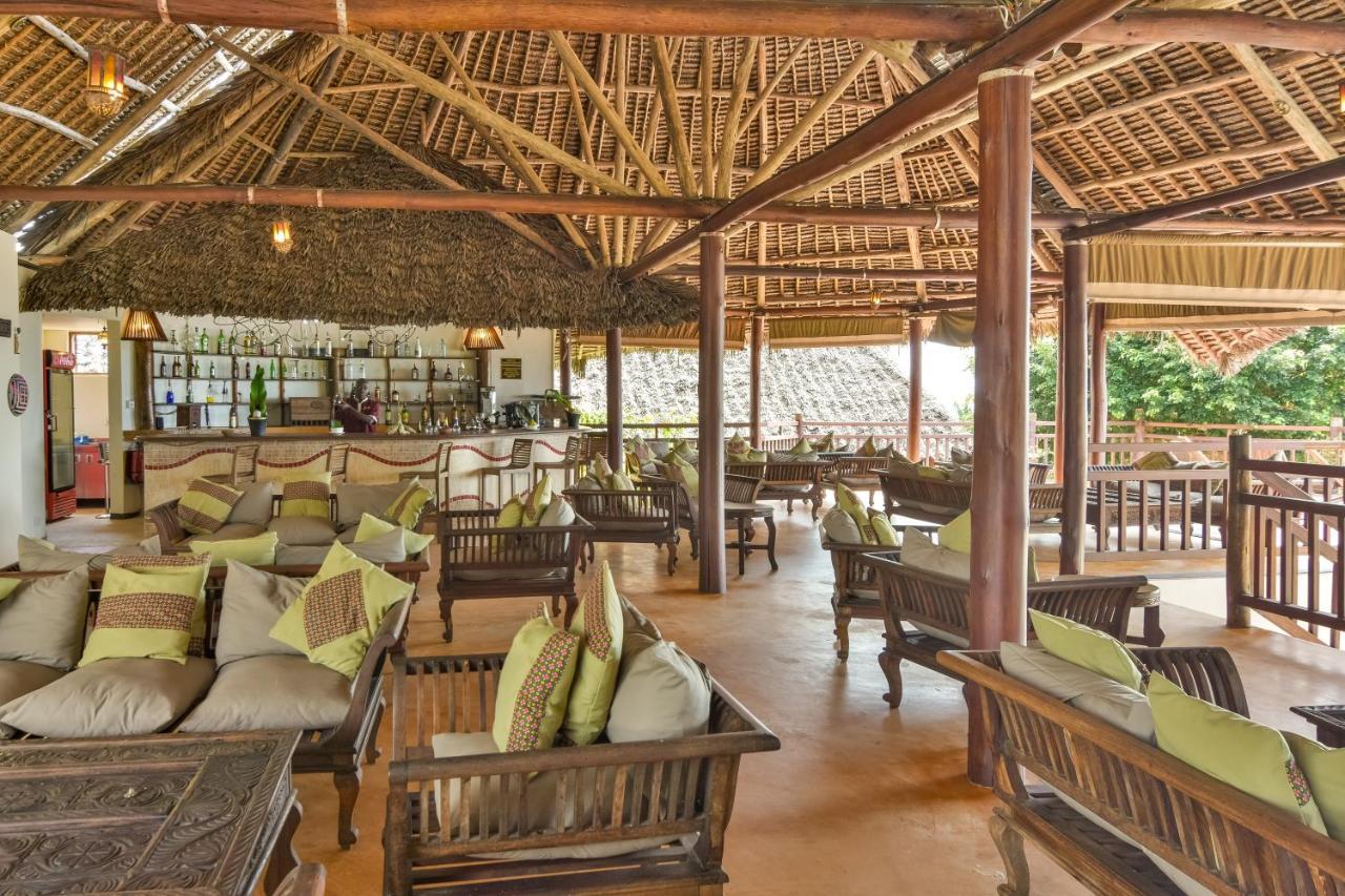 Kena Beach Hotel 마템웨 외부 사진
